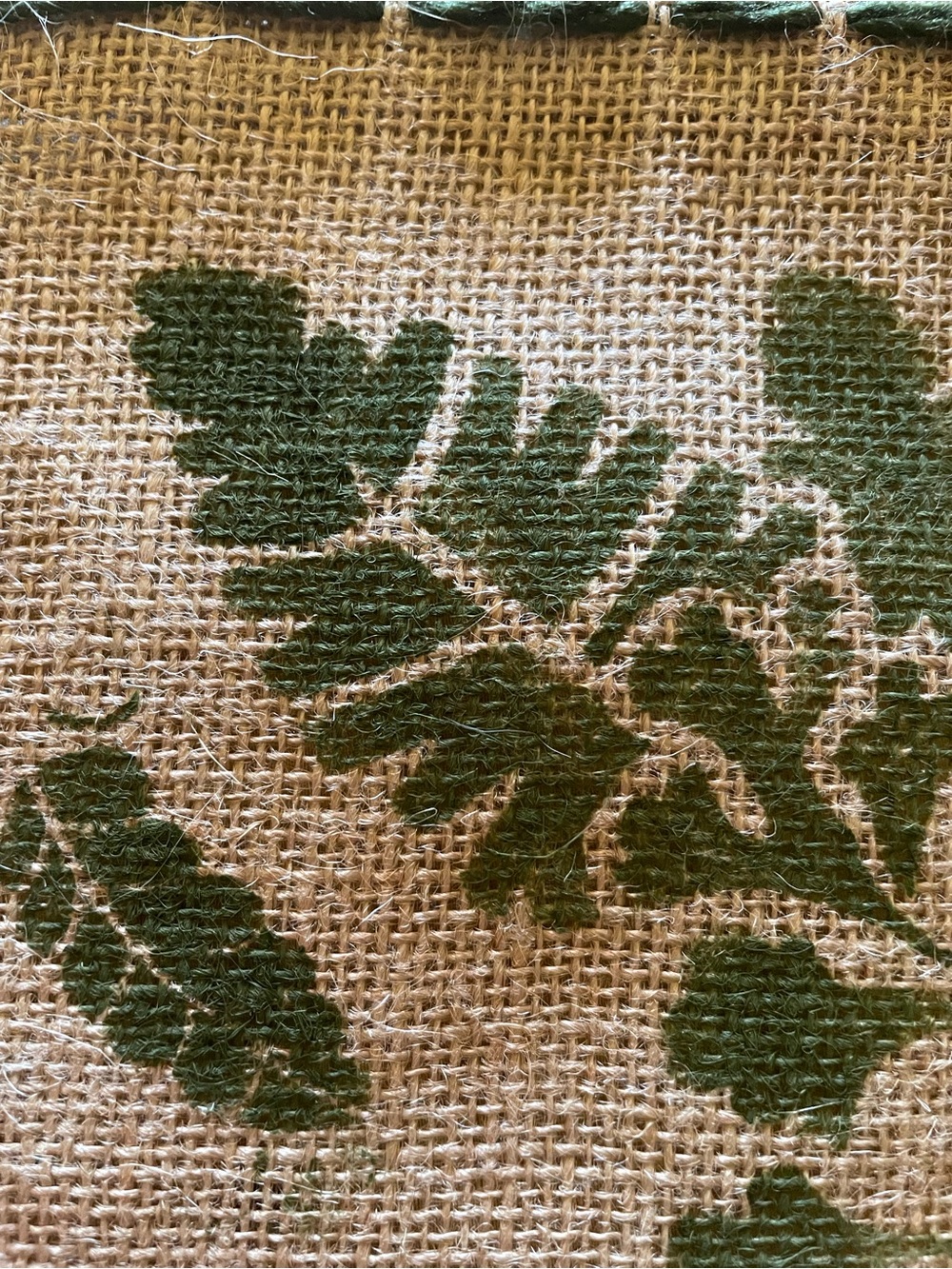 Green Leaf Pattern Burlap Table Runner - Picture 5 of 15